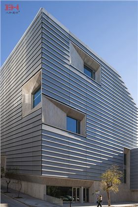 灰色沖孔鋁單板裝飾考古遺跡上的圖書館外墻03.jpg 灰色沖孔鋁單板裝飾考古遺跡上的圖書館外墻03.jpg