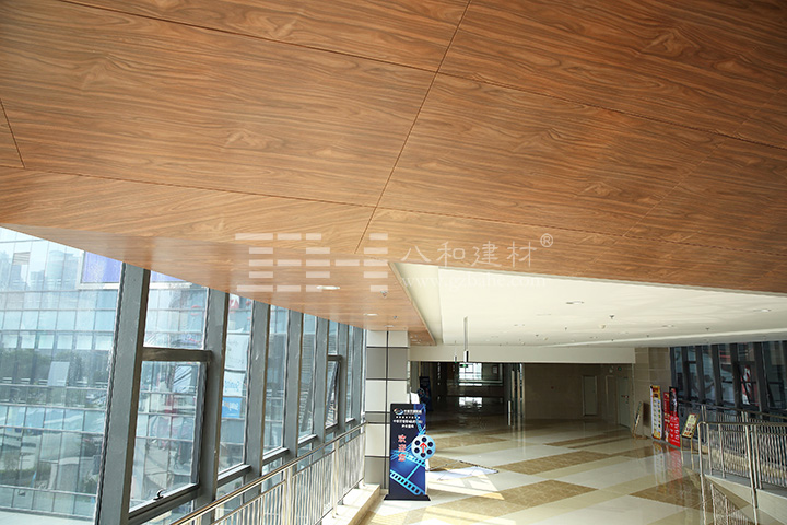 仿木紋鋁單板應用案例