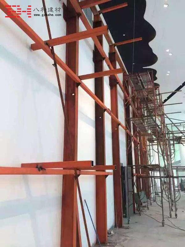 【藝術(shù)墻施工現(xiàn)場(chǎng)】藝術(shù)背景墻異型鋁單板裝飾 【藝術(shù)墻施工現(xiàn)場(chǎng)】藝術(shù)背景墻異型鋁單板裝飾