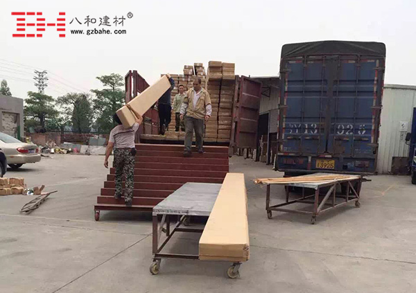 【發貨動態】湖南郴州華泰城綜合體鋁方通天花第三批3