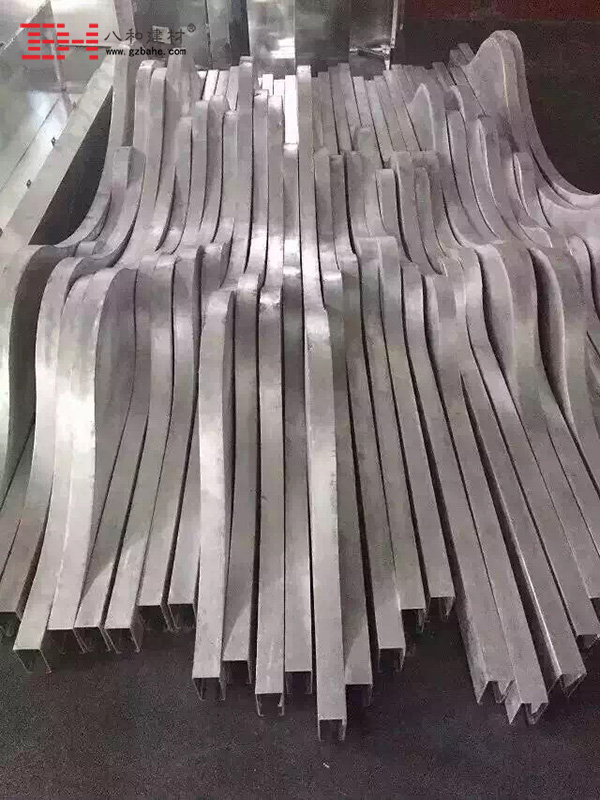 專注異型鋁單板背景墻及弧形鋁方通解決方案4 專注異型鋁單板背景墻及弧形鋁方通解決方案4