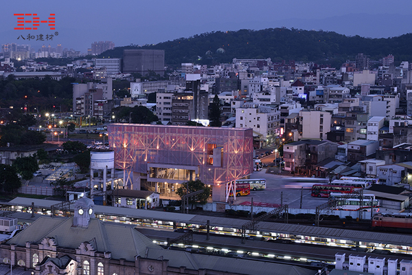 沖孔鋁單板點綴臺灣新竹轉運站外觀01.jpg 沖孔鋁單板點綴臺灣新竹轉運站外觀01.jpg