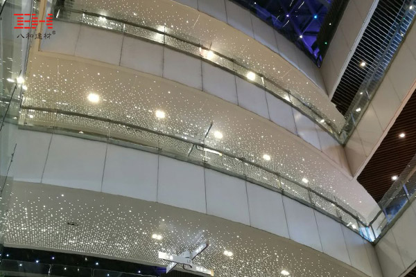 案例欣賞：上海長風大悅城的不規則沖孔鋁單板天花裝飾