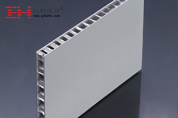 揭秘輕質金屬幕墻裝飾材料-鋁蜂窩板幕墻