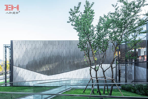 案例欣賞：幕墻鋁蜂窩板裝飾社區中心